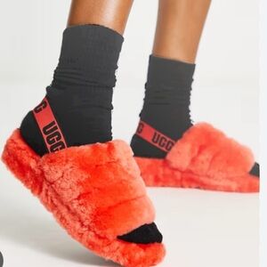 Ugh “oh yeah” kids size 2
Worn 1-2 times, excellent condition